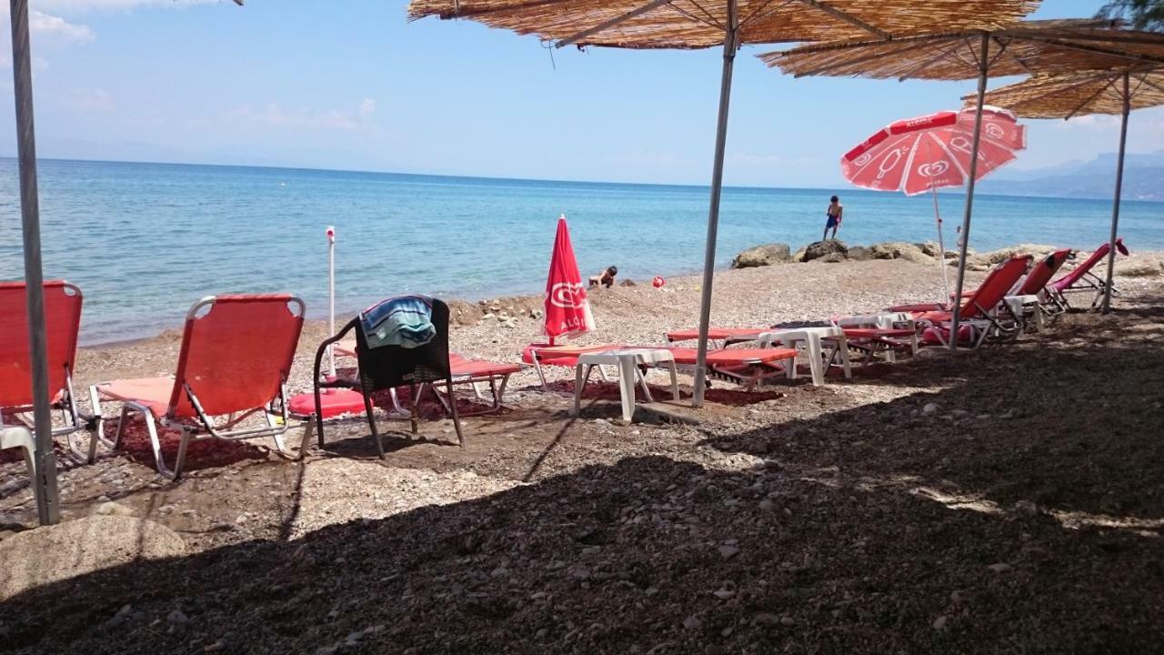 Dimitris Villa Егіо Екстер'єр фото